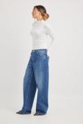 NA-KD Jeans med vide ben og lavt liv - Blue
