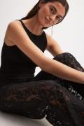 Claire Rose x NA-KD Lace Pants - Black