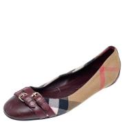 Pre-owned Beige Canvas Burberry Flats