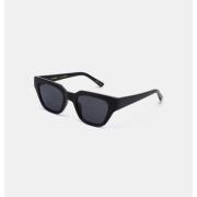 Tidløse og klassiske solbriller i svart