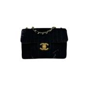 Pre-owned Svart Velvet Chanel Flap Bag