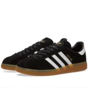 Tilpasset nyutgivelse av Adidas Mnchen Sneakers