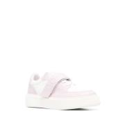 To-farget lav-top sneakers med touch-stropp