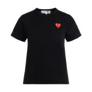 Svart T-skjorte med hjertetrykk for kvinner