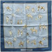 Pre-owned Silk scarves