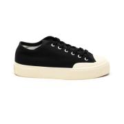 Svart Works Low Cut Sneakers