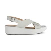 Hvite flate sandaler for kvinner