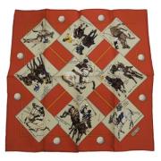 Pre-owned Silk scarves