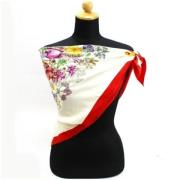 Pre-owned Silk scarves