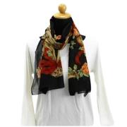 Pre-owned Silk scarves