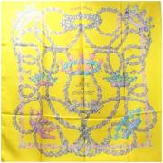 Pre-owned Silk scarves