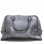 Pre-owned Fabric handbags