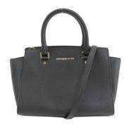 Pre-owned Leather handbags