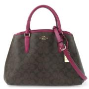 Pre-owned Fabric handbags