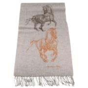 Pre-owned Wool scarves