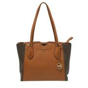 Pre-owned Leather shoulder-bags