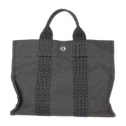 Pre-owned Canvas handbags