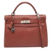 Pre-owned Leather handbags