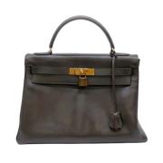 Pre-owned Leather handbags