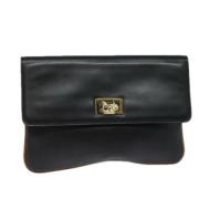 Pre-owned Leather clutches