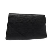 Pre-owned Leather clutches