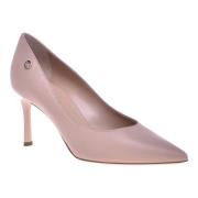 Court shoes in nude leather