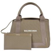 Pre-owned Canvas handbags