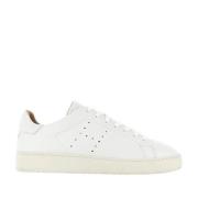 Hvite Skinn Sneakers med Perforert Side