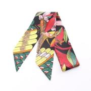 Pre-owned Silk scarves