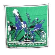 Pre-owned Silk scarves