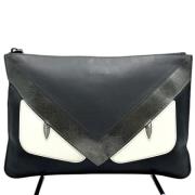 Pre-owned Leather clutches