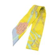 Pre-owned Silk scarves