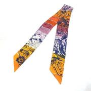 Pre-owned Fabric scarves