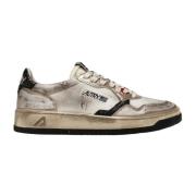 Vintage Hvit Gull Skinn Sneakers