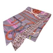 Pre-owned Silk scarves