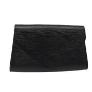 Pre-owned Leather clutches