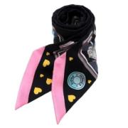 Pre-owned Silk scarves