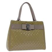 Pre-owned Fabric handbags