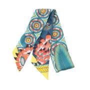 Pre-owned Silk scarves