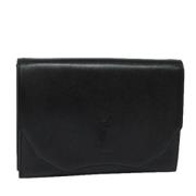 Pre-owned Leather clutches