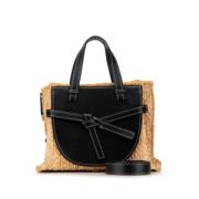 Pre-owned Raffia handbags