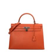 Pre-owned Leather handbags