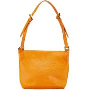 Pre-owned Leather handbags