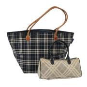 Pre-owned Canvas handbags