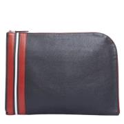 Pre-owned Leather clutches