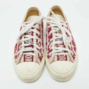 Pre-owned Canvas sneakers