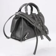 Pre-owned Leather handbags