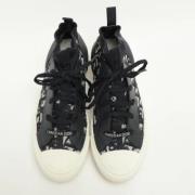 Pre-owned Leather sneakers