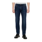 Stilige J06 Jeans