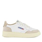 Medalist Low White Beige Sneakers